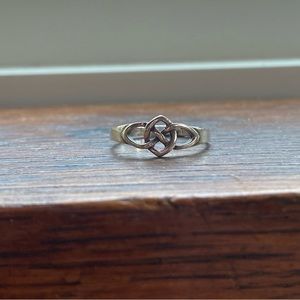 925 Sterling Silver Celtic Endless Knot Ring (Size 6)